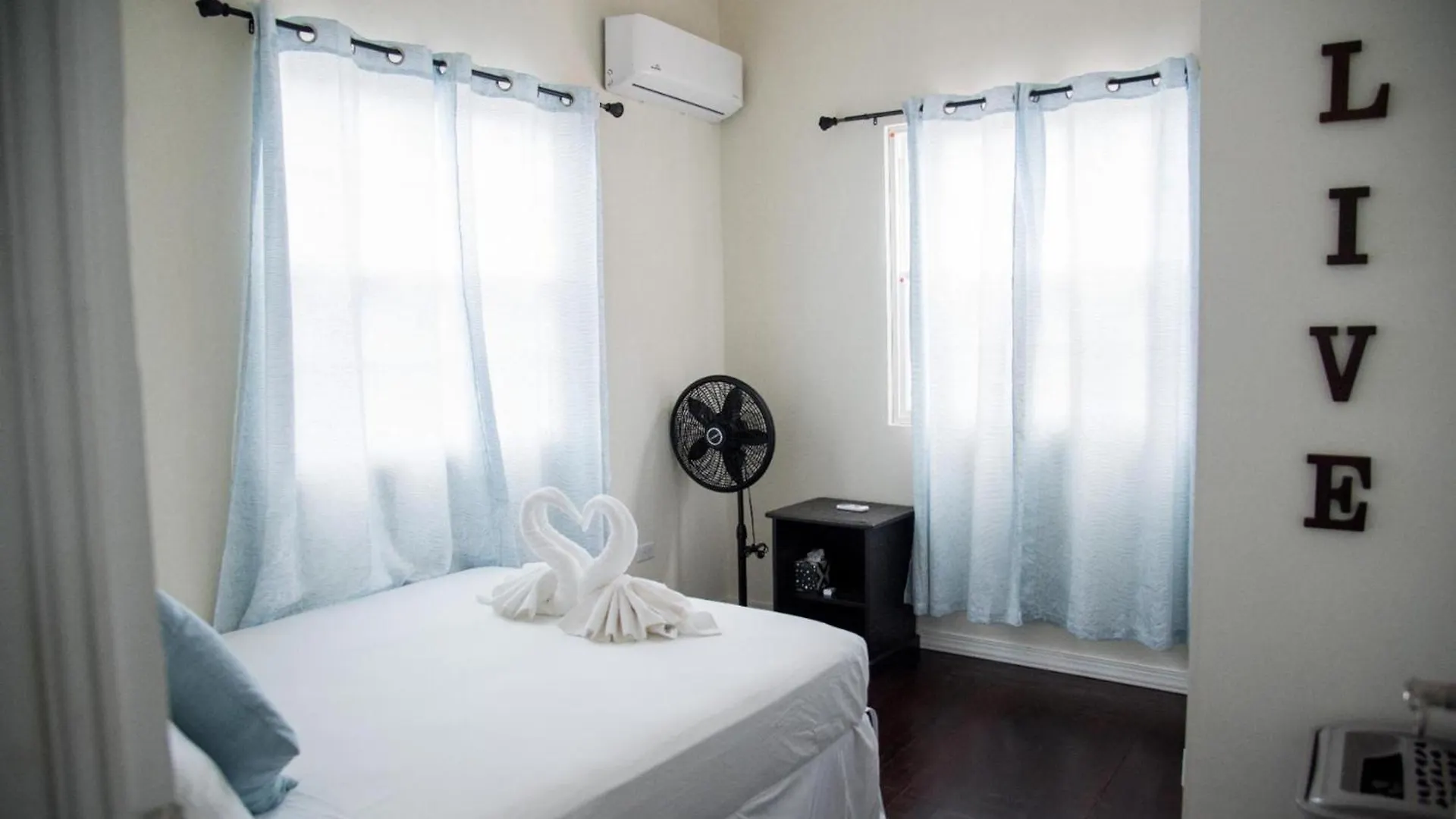 Zenbreak Anrym Apartment Two Christ Church 0*,  Barbados